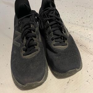 New Balance woman’s Black Sneakers size 9